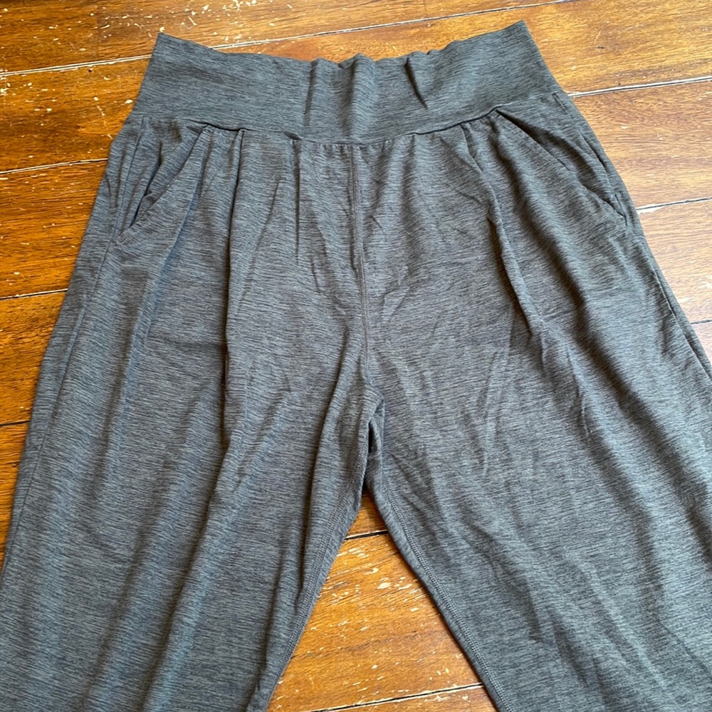 Vuori Lux Harem Pant
